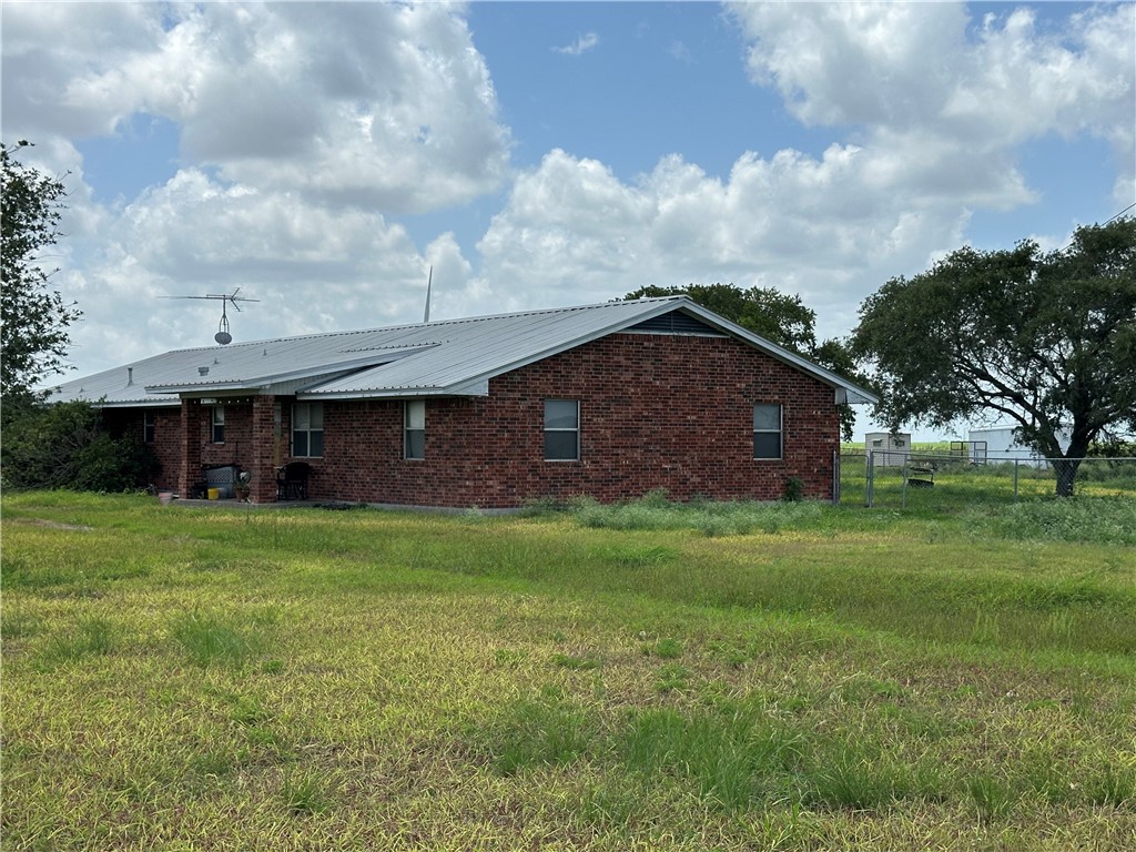 7602 FM 796 — photo