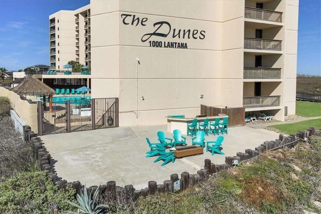 1000 Lantana Dr 403 — photo