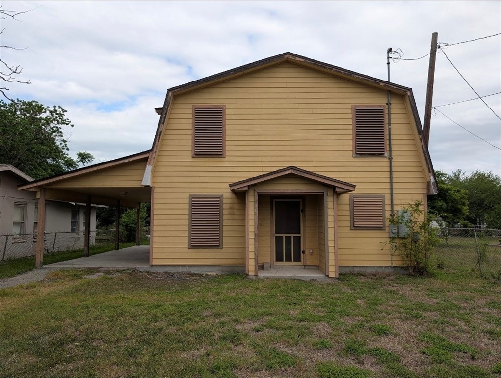 806 Louis Lynch Dr — photo