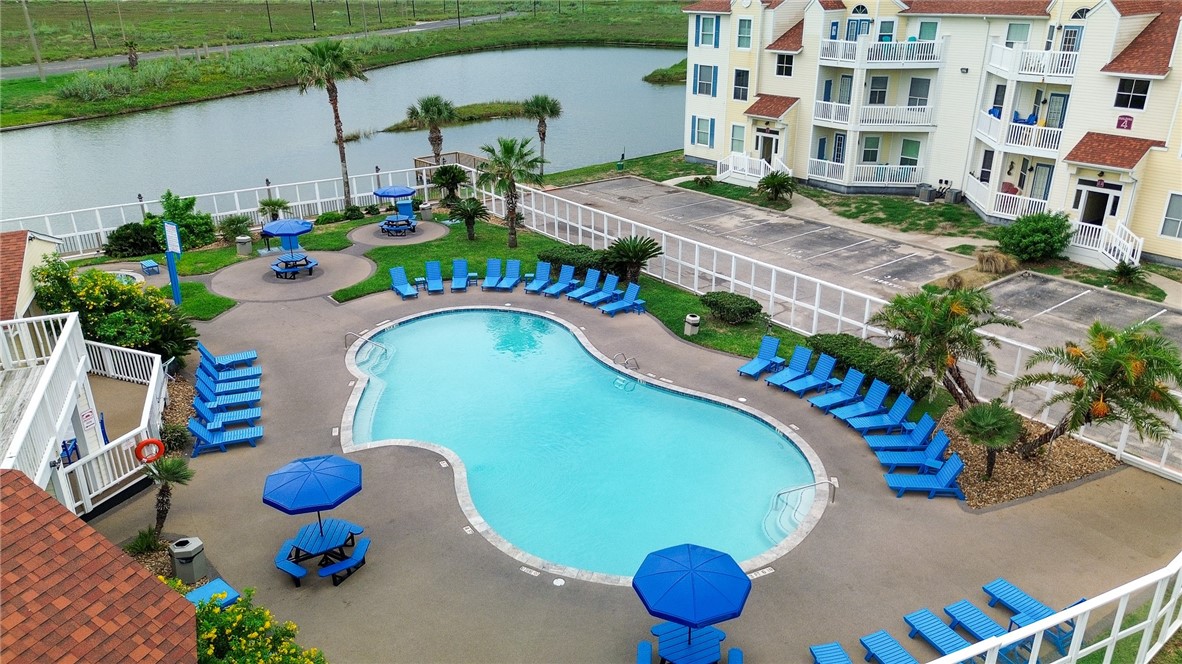 Home in Corpus Christi, TX 78418 — photo 3