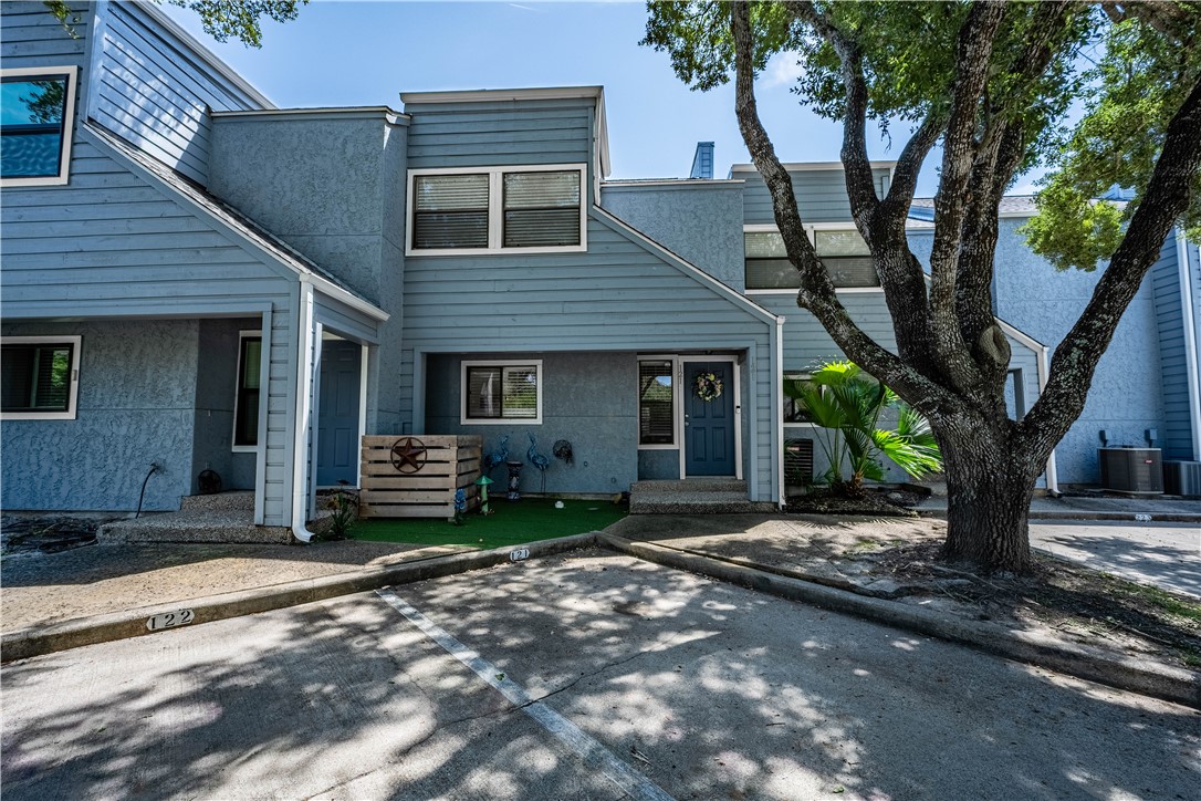 209 Forest Hills 121 — photo