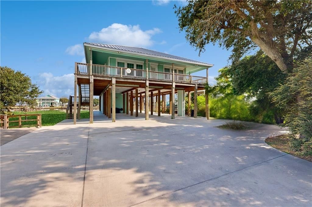 370, 374 Copano Ridge Road — photo