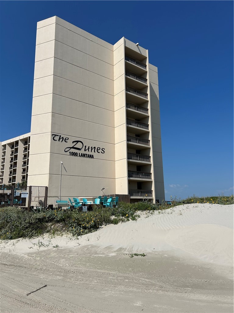 1000 Lantana Dr 707 — photo