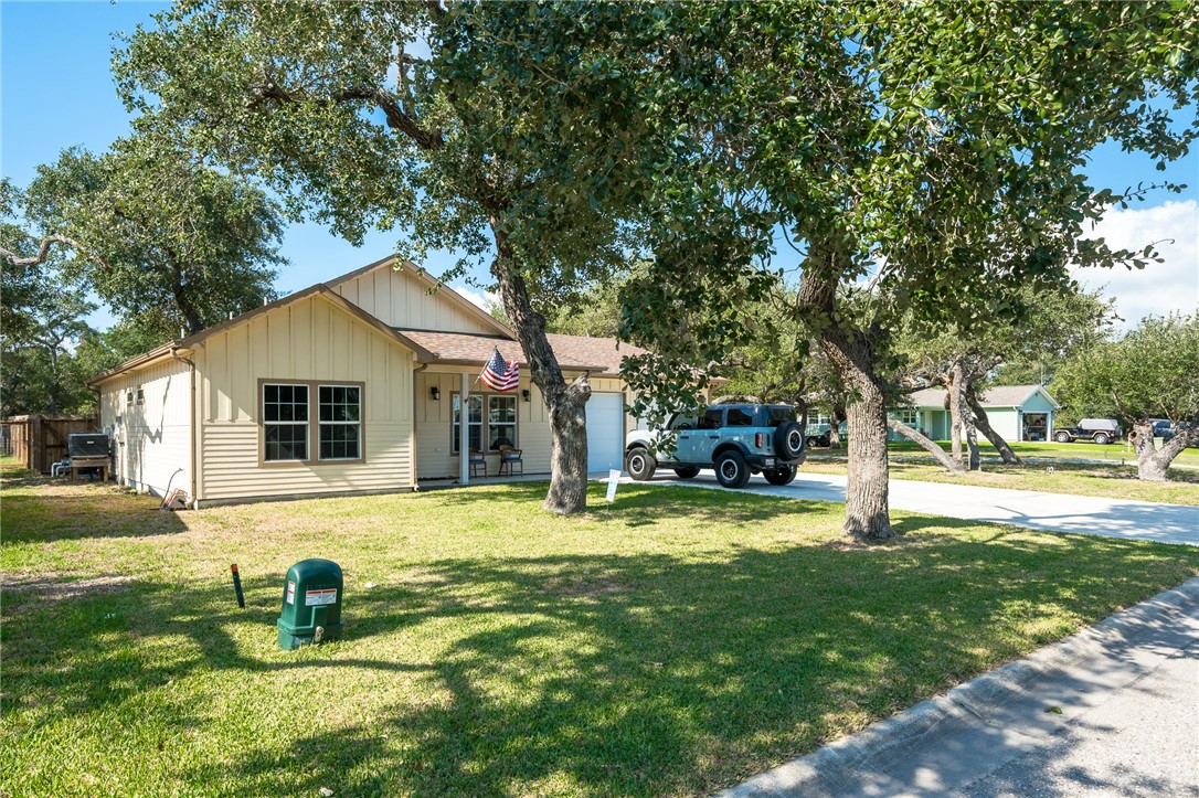 13 W Lake Dr — photo