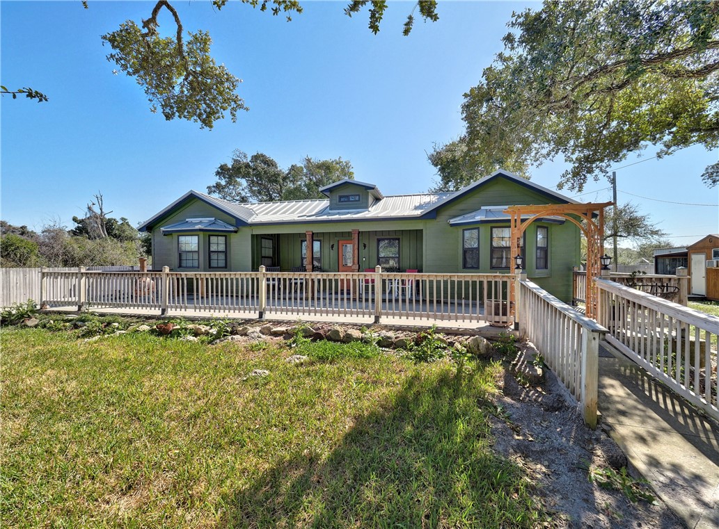 1045 N McCampbell — photo