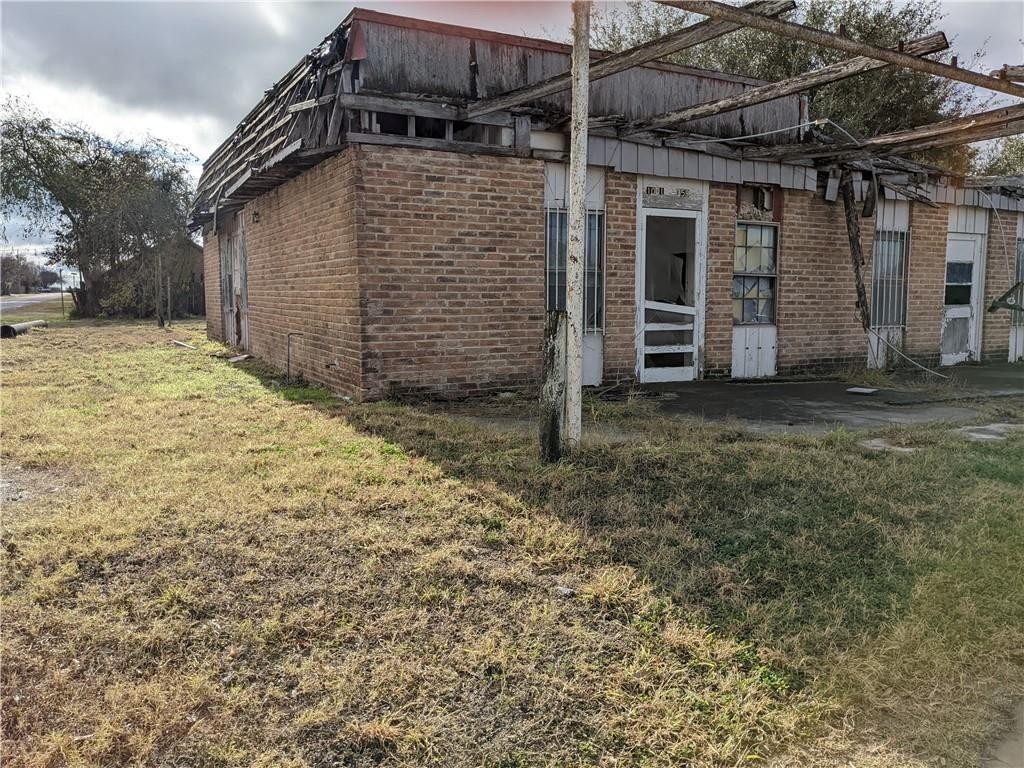 1001 S Hwy 359 — photo