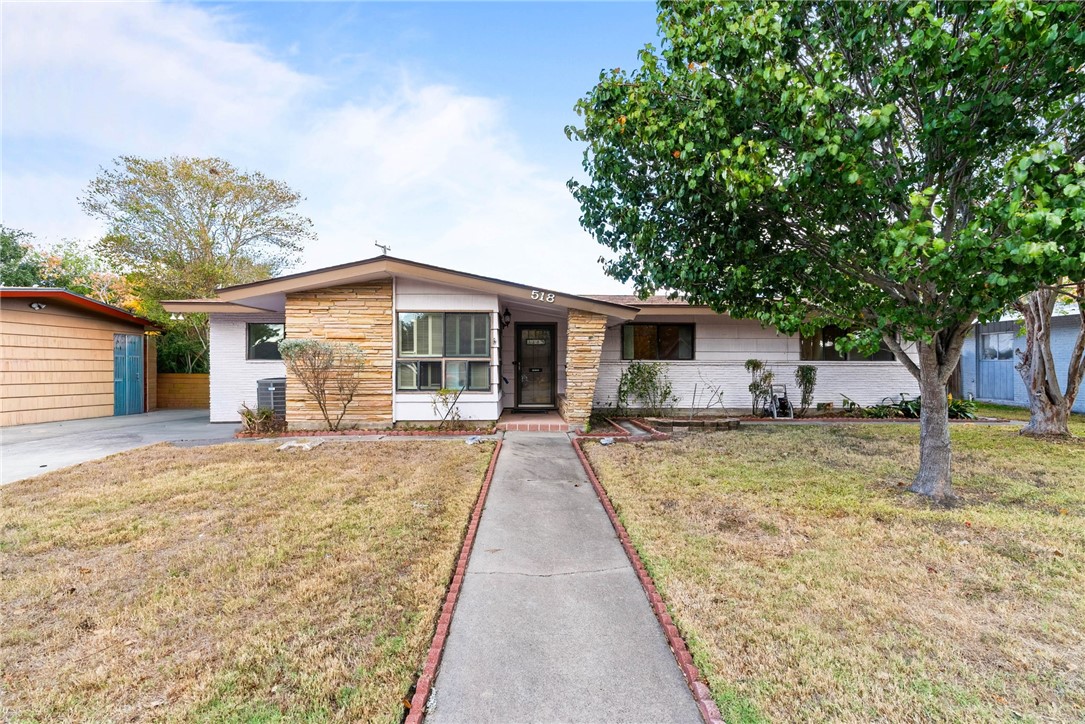 518 Dolphin Pl — photo