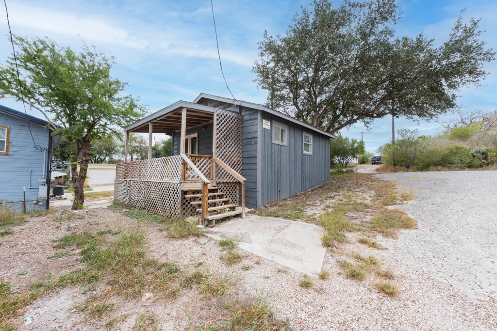 100 White Point Trai — photo