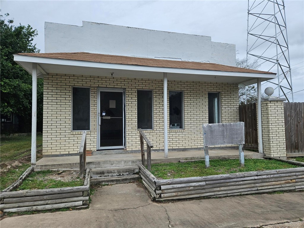 1002 Power St — photo
