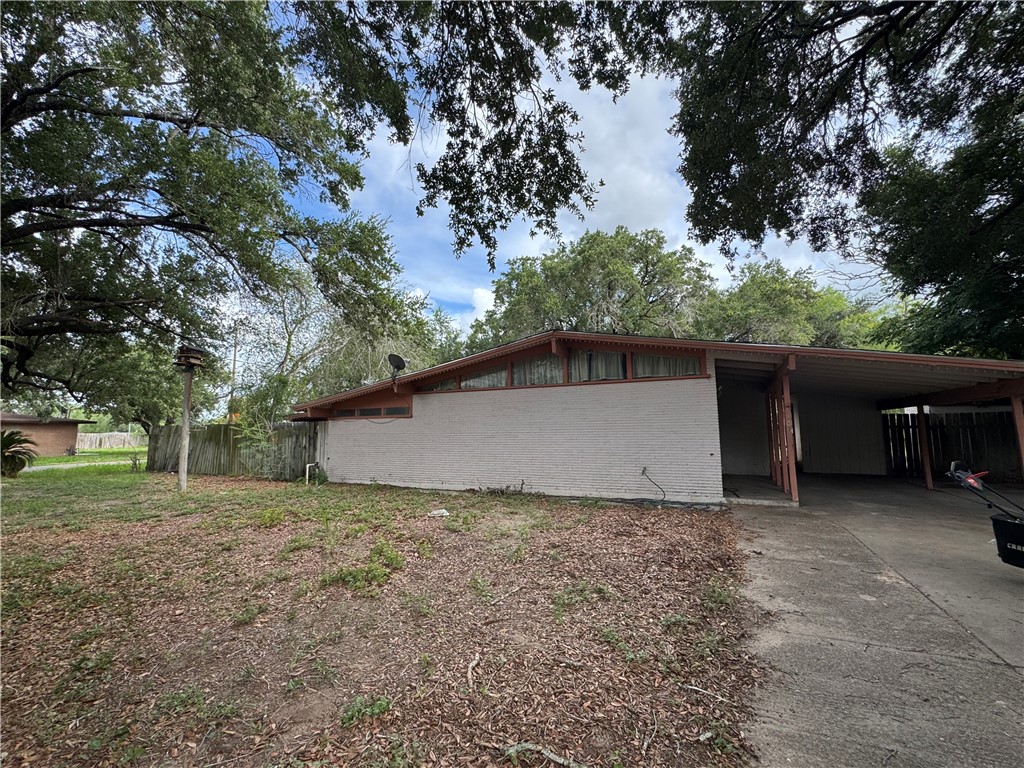 409 Taylor — photo