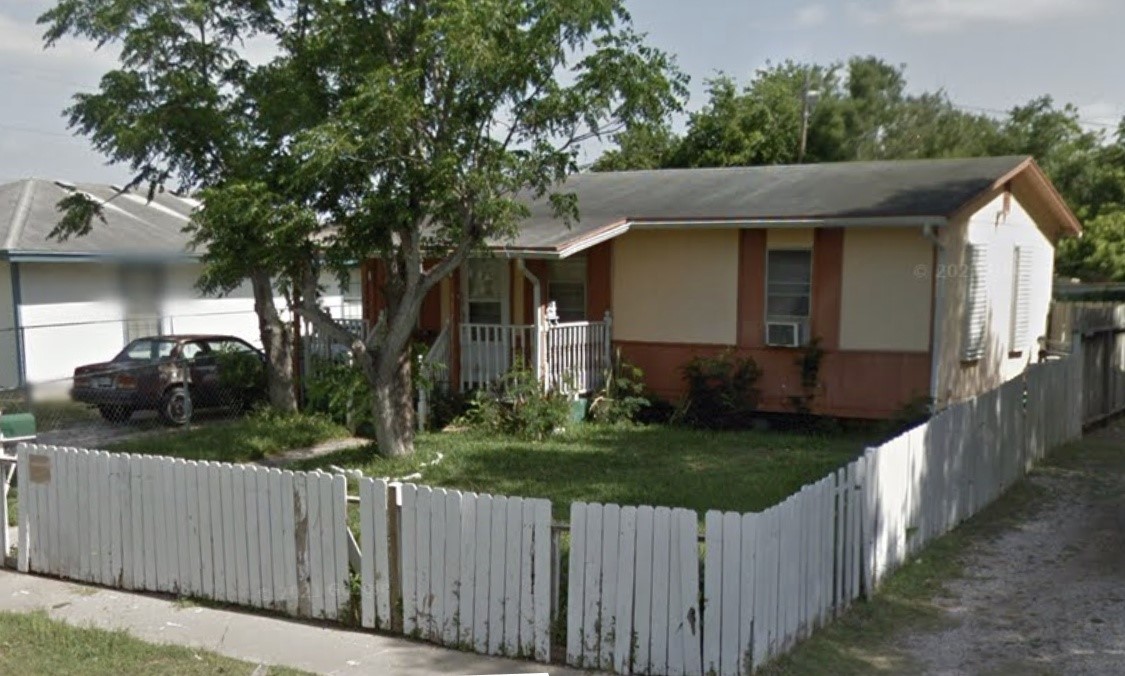 1406 Dorado St — photo