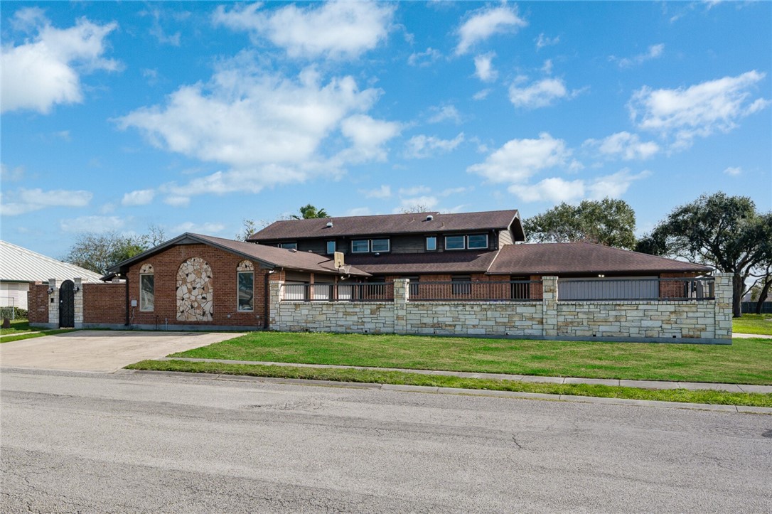 5914 Parkland Dr — photo