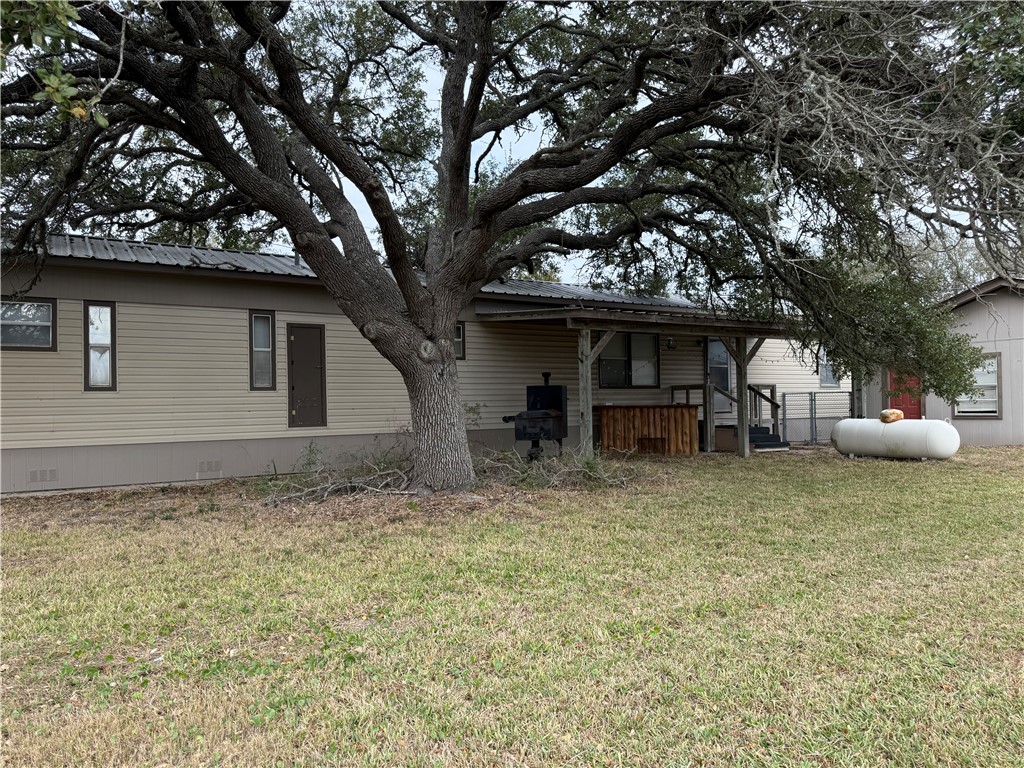 32 Palm Dr — photo
