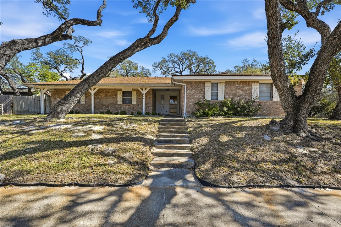 2486 Oak Park — photo