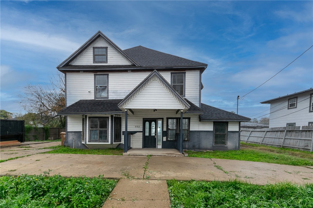 902 Hancock Ave — photo