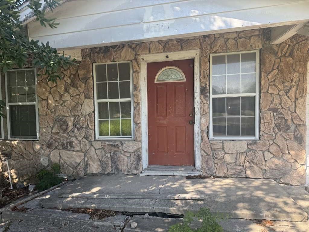 4407 Angela Dr — photo