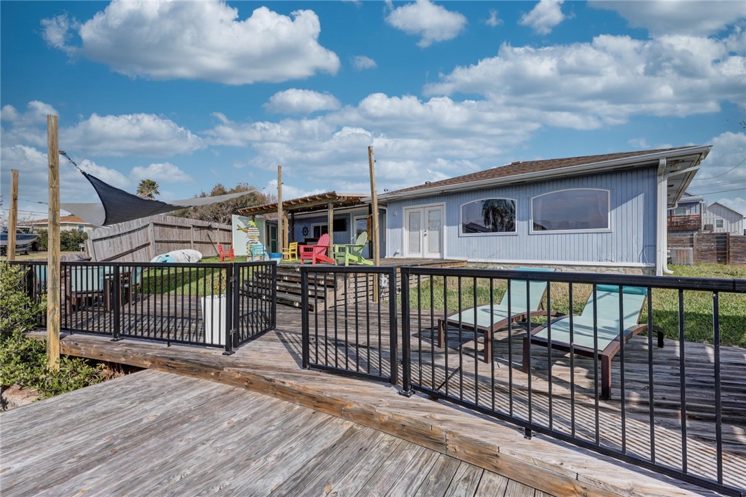 111 Caribbean Dr — photo