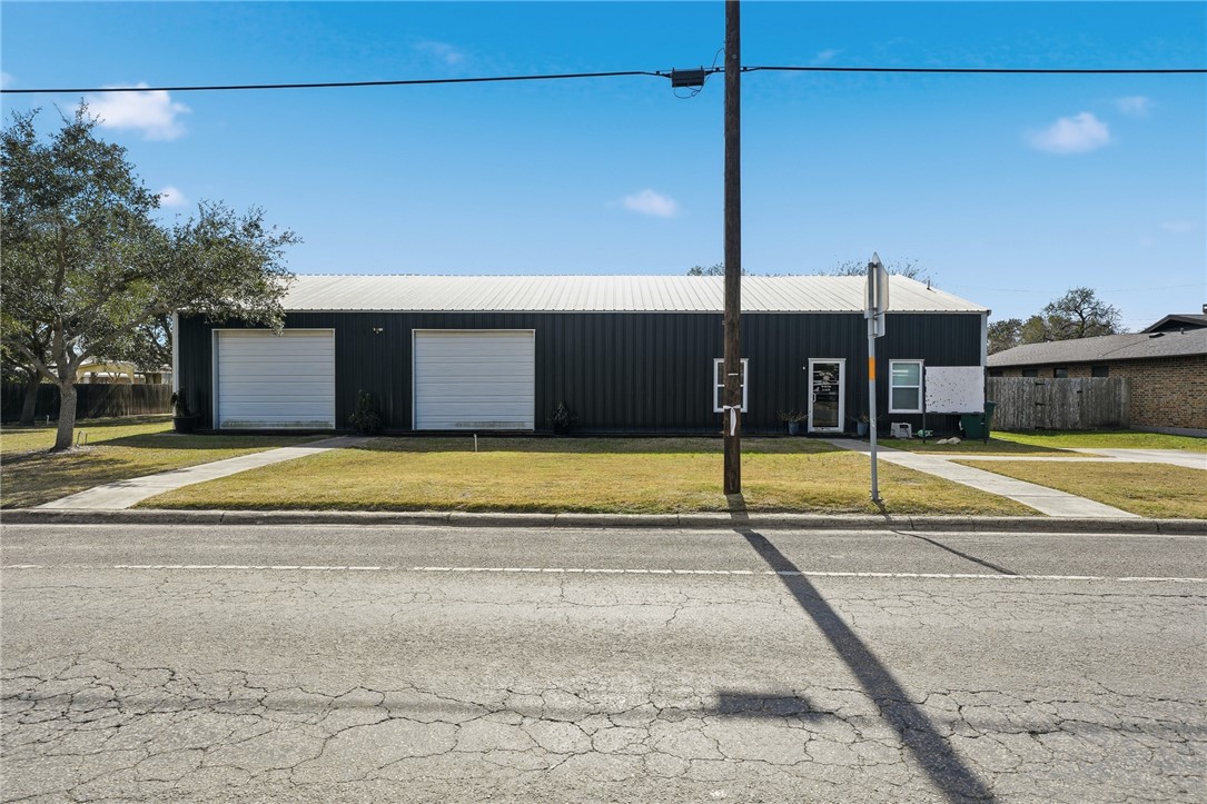 806 Locke St — photo
