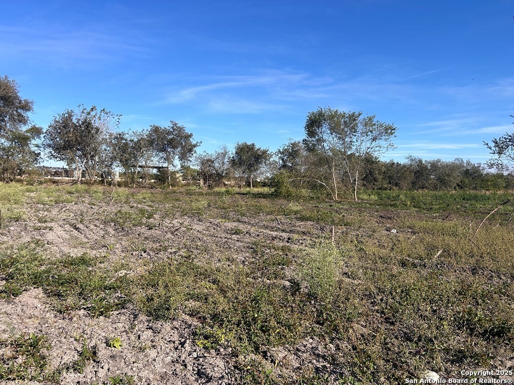 1130 N US Highway 181 Frontage Rd — photo