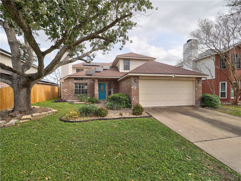 7210 St James Ct — photo