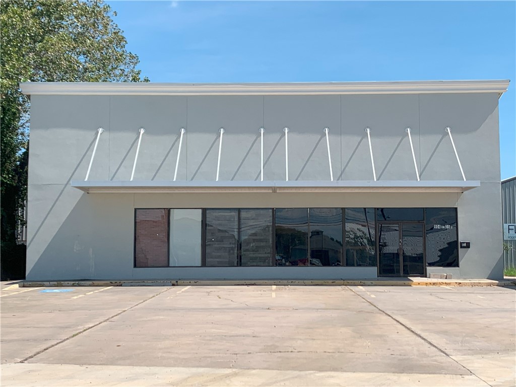 904 Hwy 35 S — photo