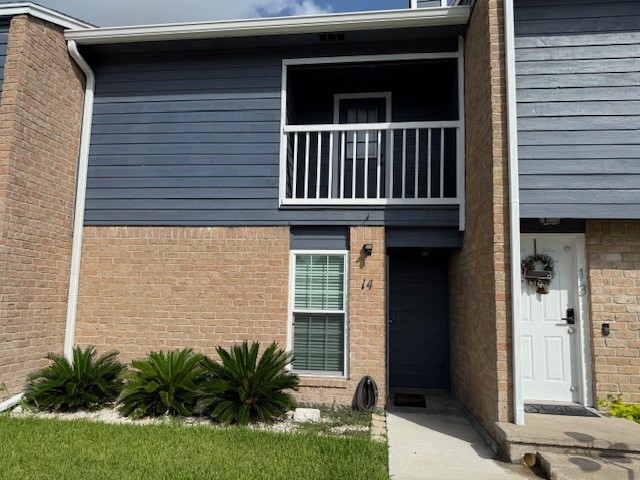7130 Everhart 14 — photo