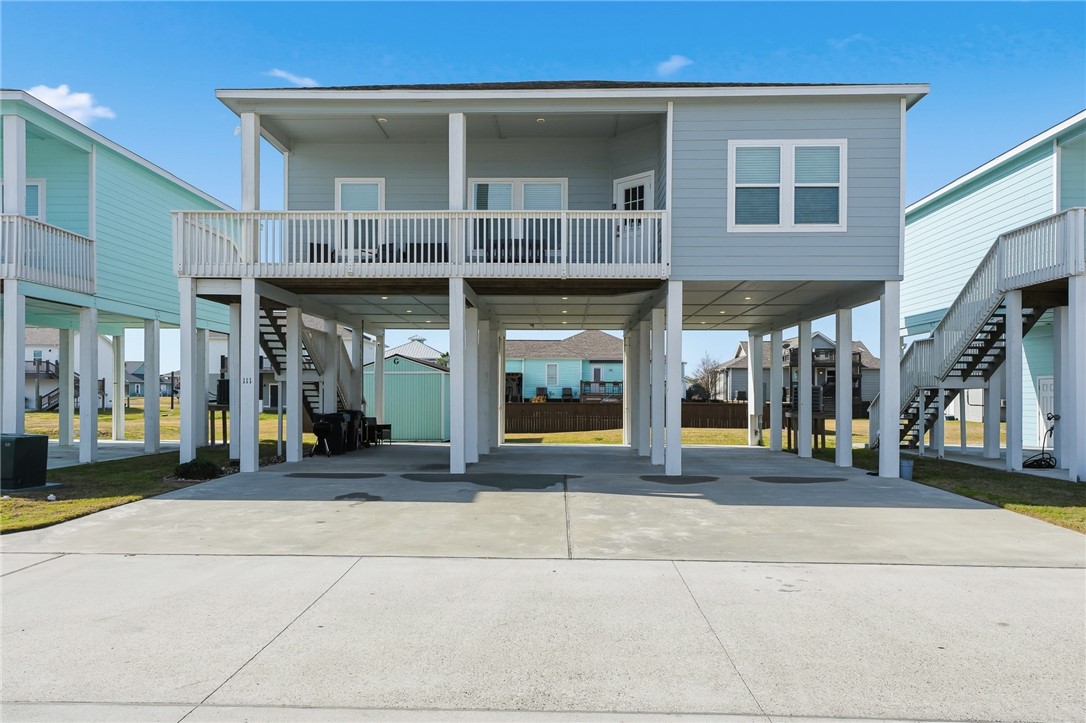 111 Paradise Dr — photo