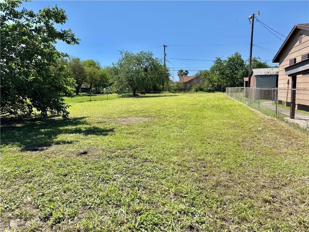 1221 E King Ave — photo