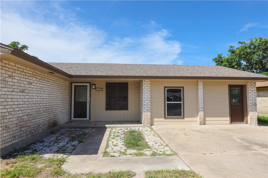 Home in Corpus Christi, TX 78418 — photo 2