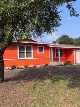 1358 Oak Park Dr — photo