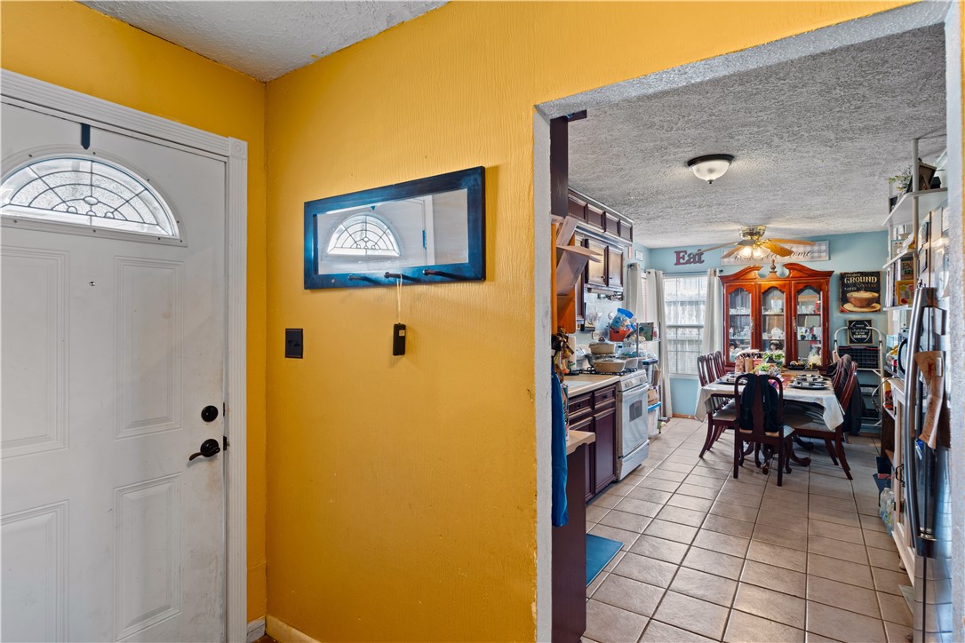 Home in Corpus Christi, TX 78415 — photo 3