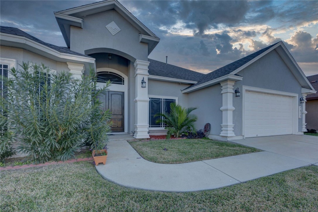 7513 S Lake Dr — photo