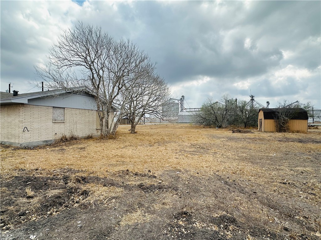 Home in Tynan, TX 78391 — photo 2