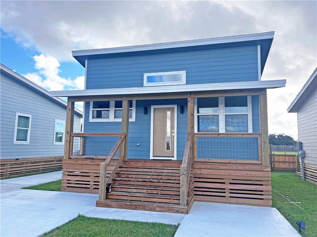 110 Landry 110 — photo