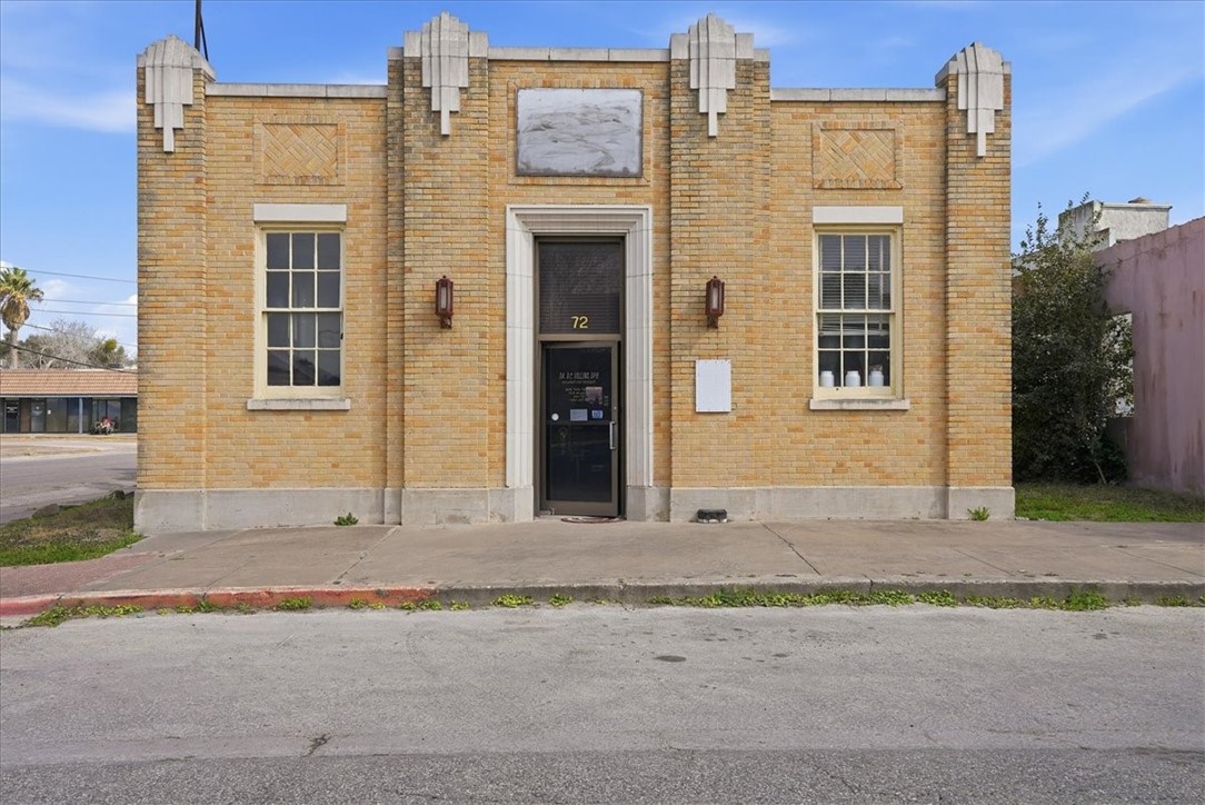 72 N. Wright — photo