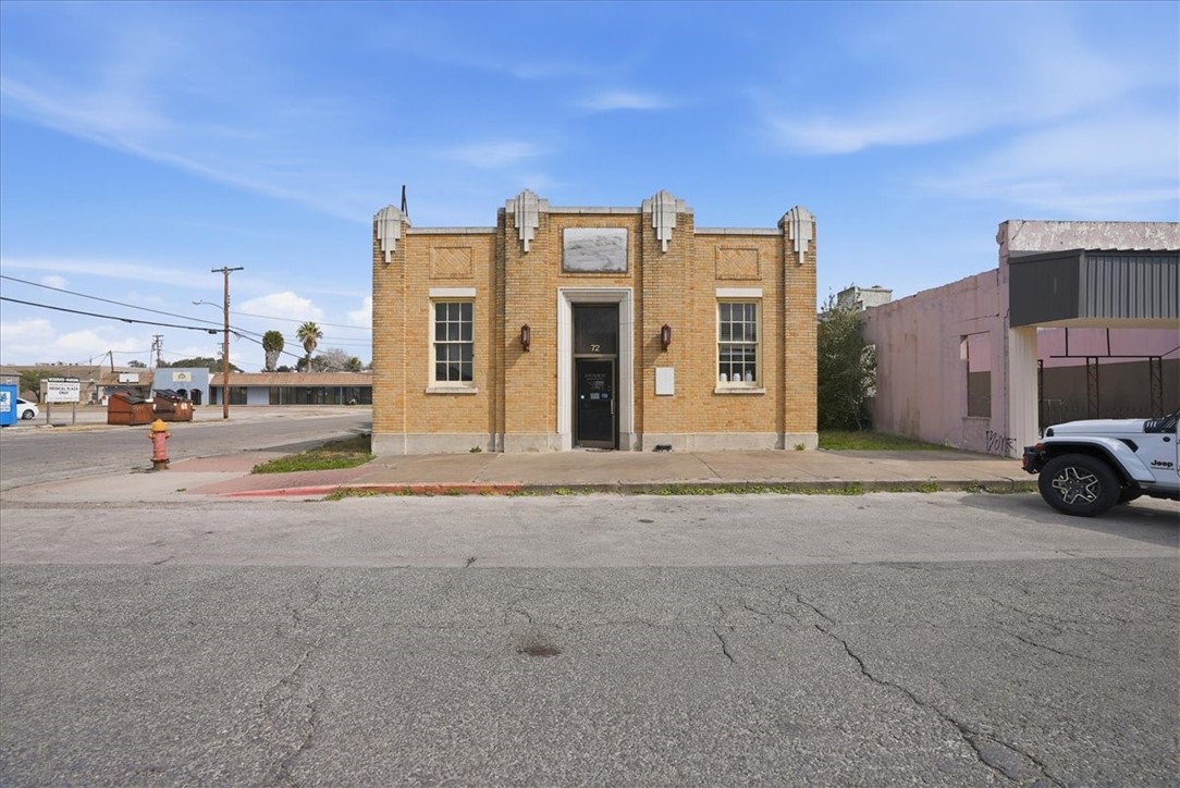 72 N. Wright, Alice, TX 78332 — photo 2