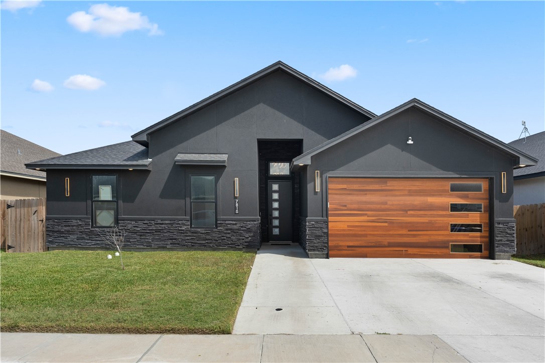 7810 Fold — photo