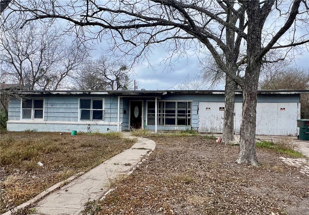 909 Highland Ave — photo