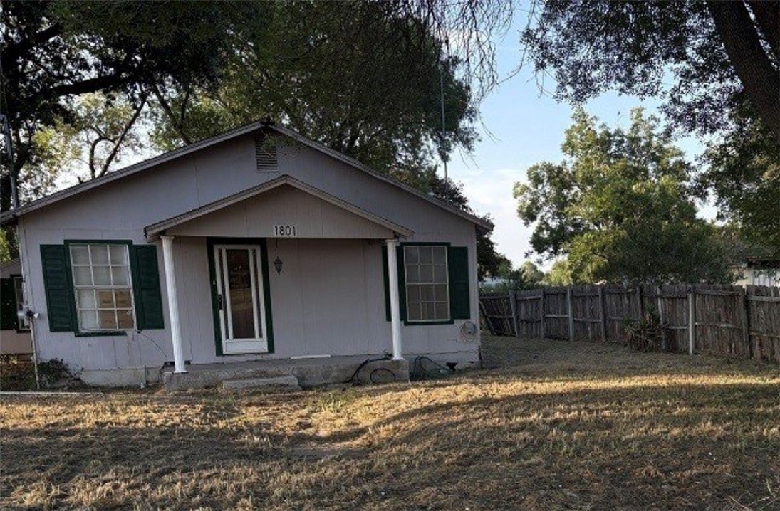 1801 E Highway 285 — photo