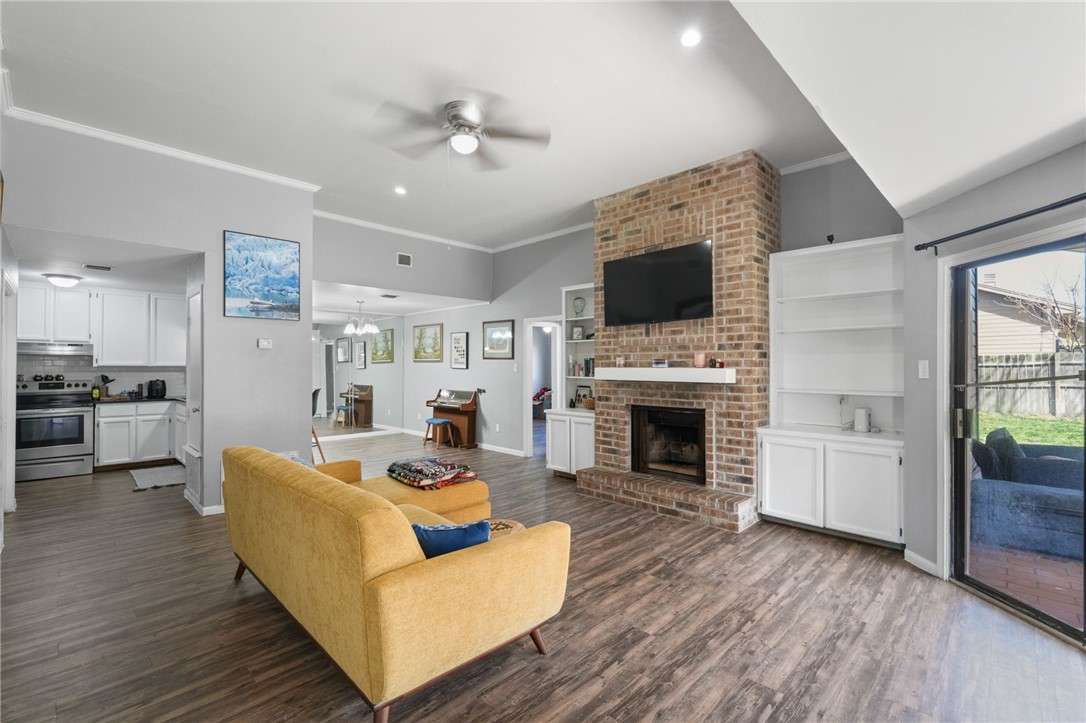 Home in Corpus Christi, TX 78413 — photo 2