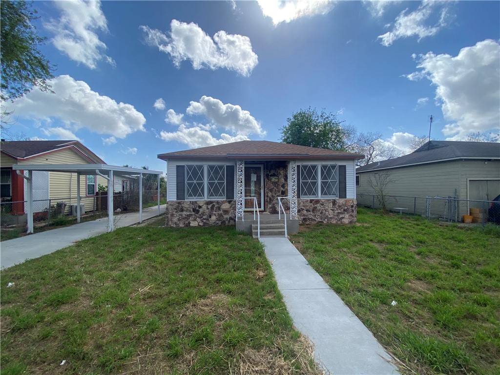 1002 Nandina Dr — photo