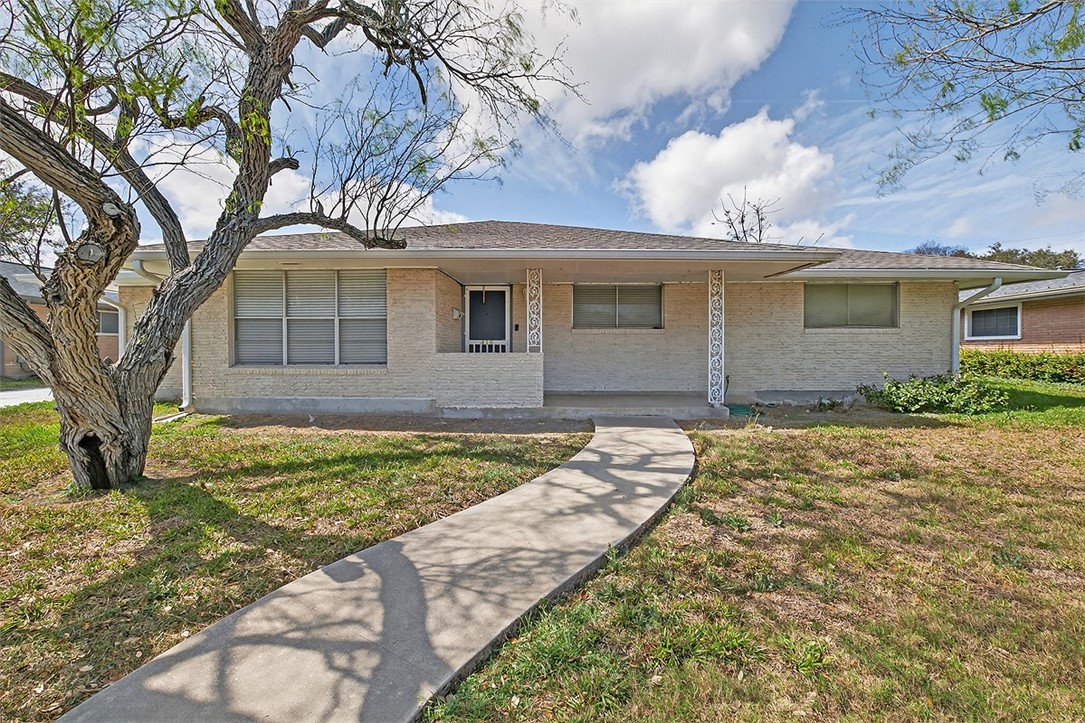 418 Sheridan Dr — photo