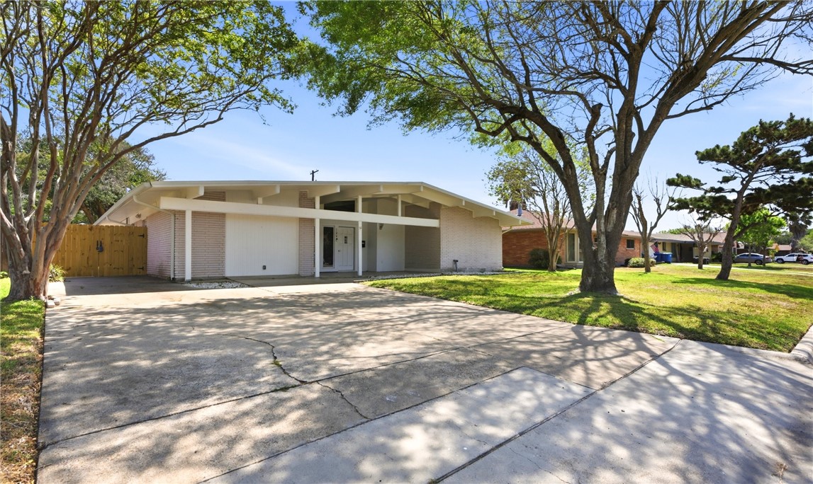 124 E Janin — photo