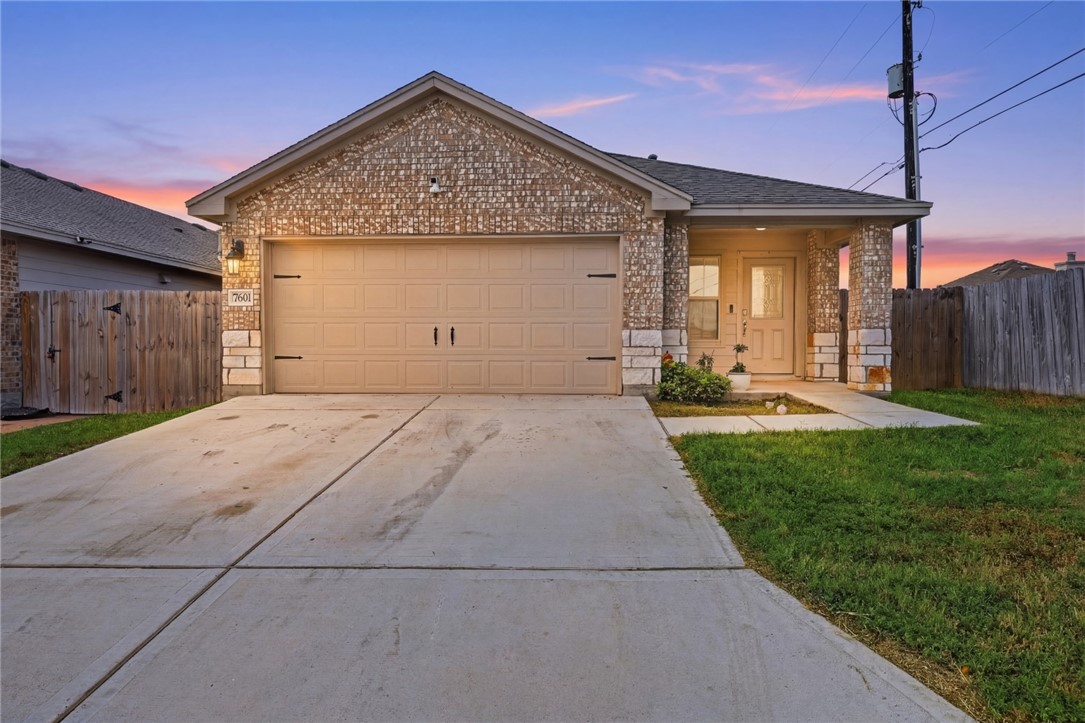 7601 Cowboy Trail Lane — photo