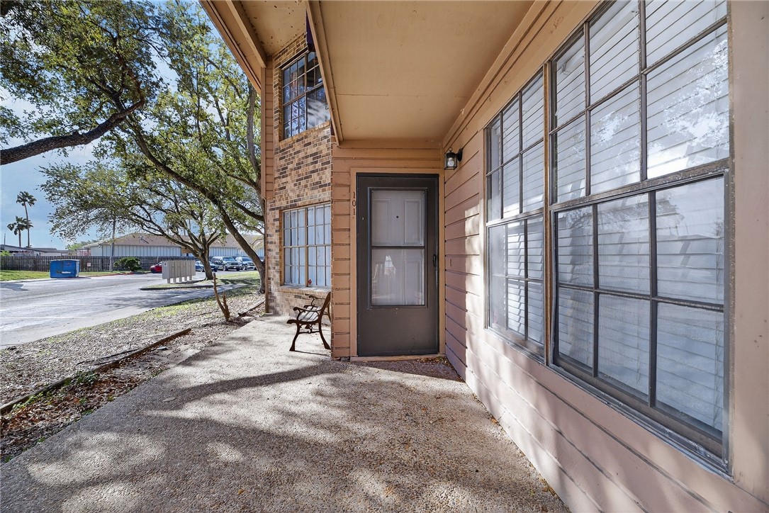 7122 Premont Dr D101 — photo