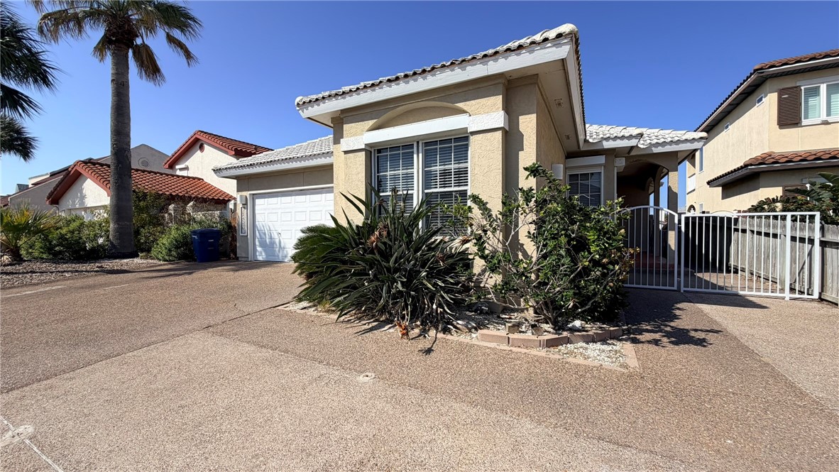 13806 Primavera Dr — photo