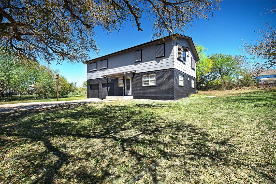 241 Doyle Dr — photo