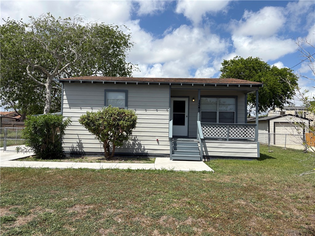 1341 Daytona Dr — photo