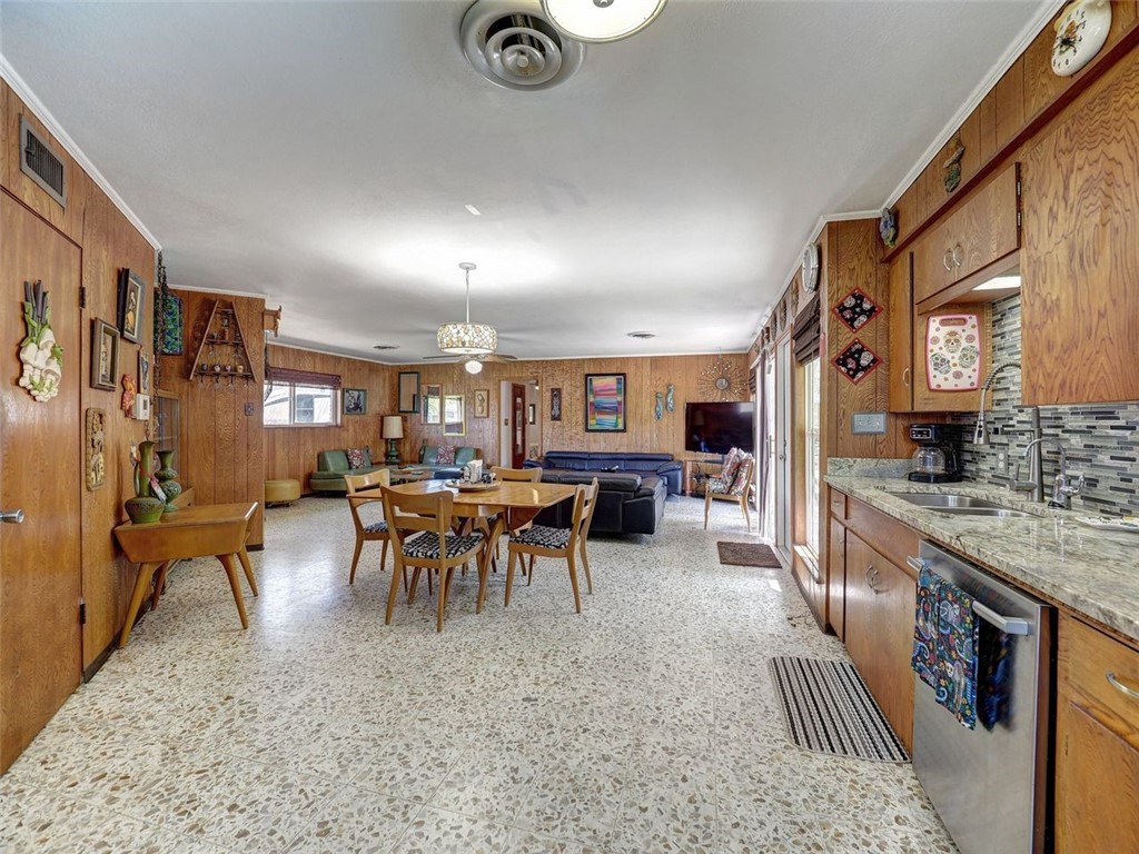202 Sunset, Ingleside on the Bay, TX 78362 — photo 2