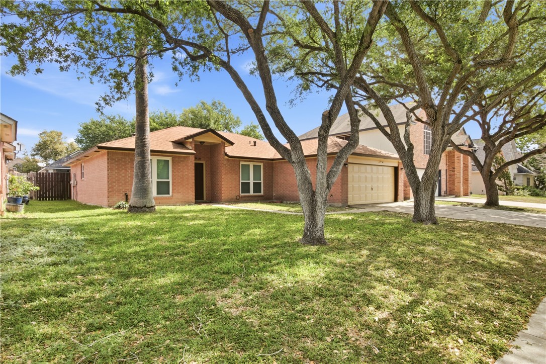 4910 Lake Livingston Dr — photo
